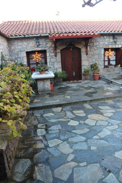 Guesthouse Karahalios Polydrossos Ngoại thất bức ảnh