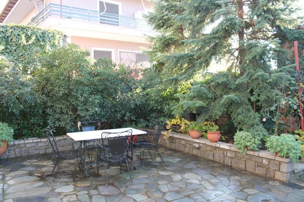 Guesthouse Karahalios Polydrossos Ngoại thất bức ảnh
