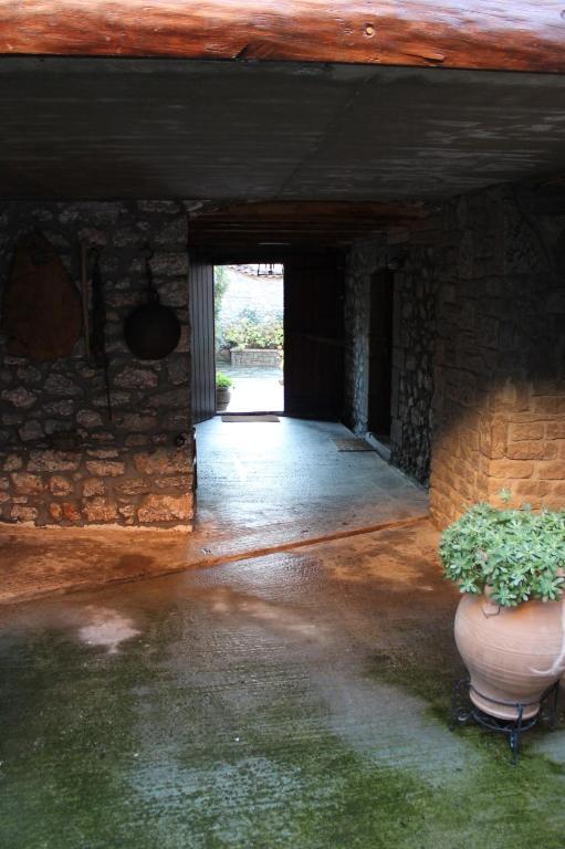 Guesthouse Karahalios Polydrossos Ngoại thất bức ảnh