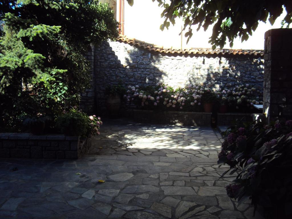 Guesthouse Karahalios Polydrossos Ngoại thất bức ảnh