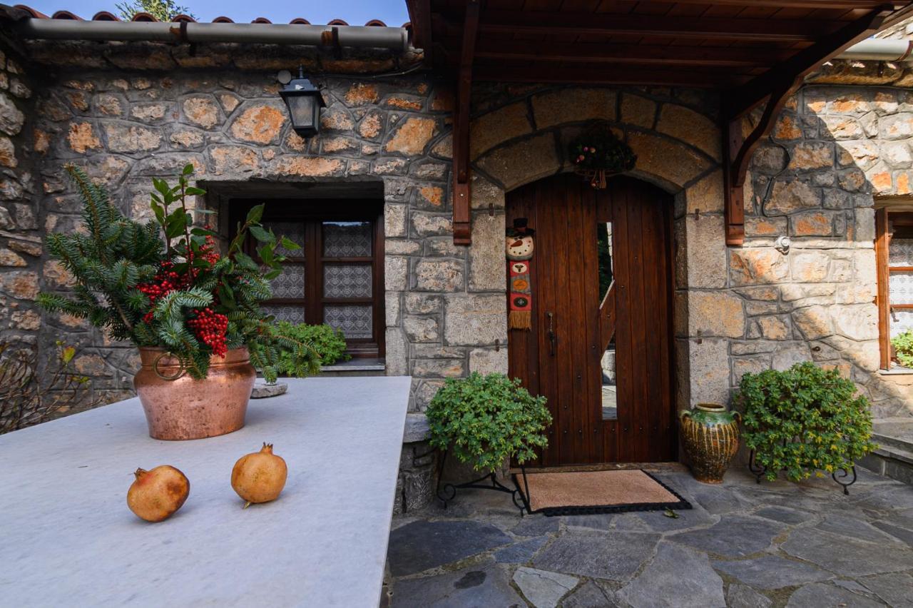 Guesthouse Karahalios Polydrossos Ngoại thất bức ảnh